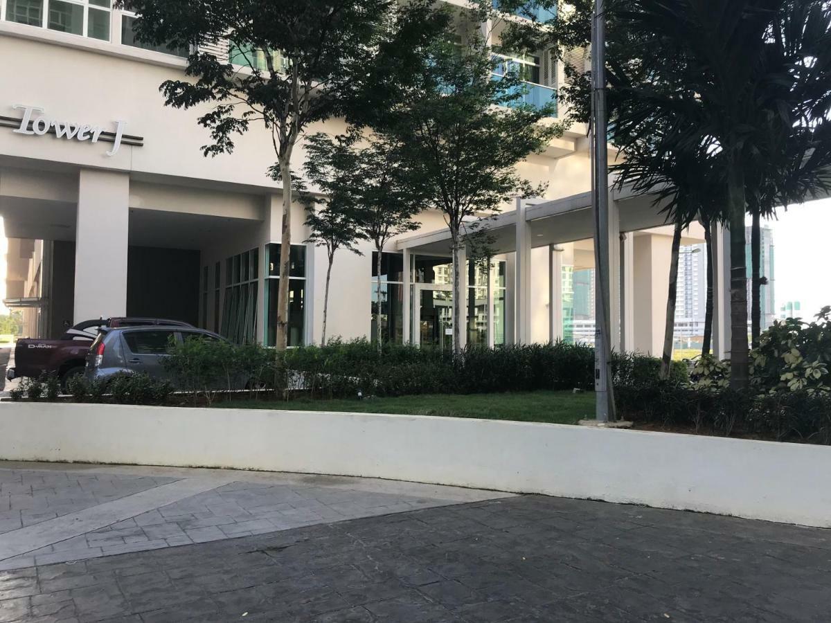 Fabulous Mutiara Ville سيبرجايا المظهر الخارجي الصورة